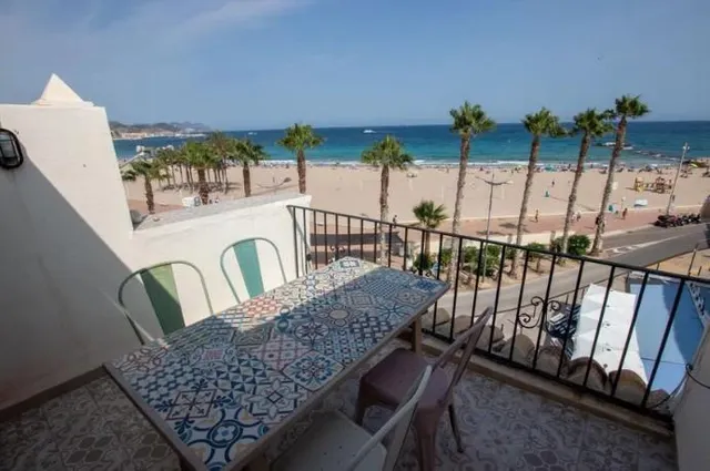 Exclusivo ático en primera línea de playa — 16