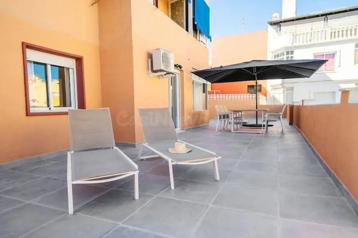 Vivienda recién reformada con amplia terraza y parking en Fuengirola