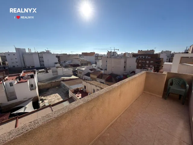 Espectacular Ático con Terraza y Piscina en el Corazón de Torrevieja — 13