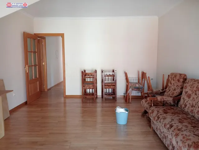 ATICO A ESTRENAR DE TRES DORMITORIOS Y DOS BAÑOS JUNTO A MER - foto 2