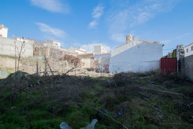 PARCELA EN EL CENTRO DE GUADAHORTUNA
