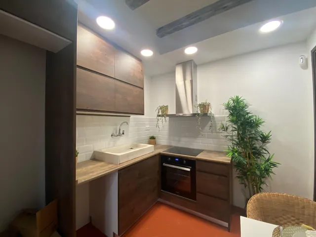 ESTUPENDO APARTAMENTO REFORMADO AL LADO DE SAGRADA FAMILIA — 10