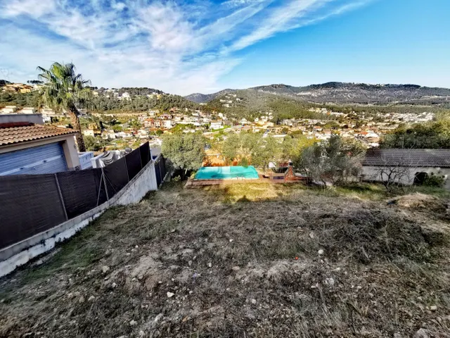 Soleado con magníficas vistas y zona de barbacoa con piscina — 2