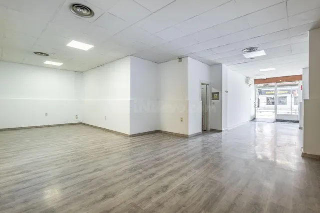 Local comercial en venta en la mejor zona de paso de Maracena — 2