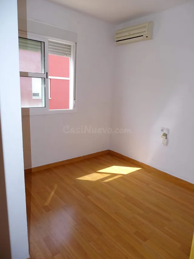 CASA ADOSADA EN GERENA EN AVENIDA DE LAS LUMBRERAS - foto 5