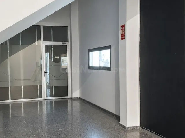 Amplio local con acceso para vehículos en Ontinyent - foto 5