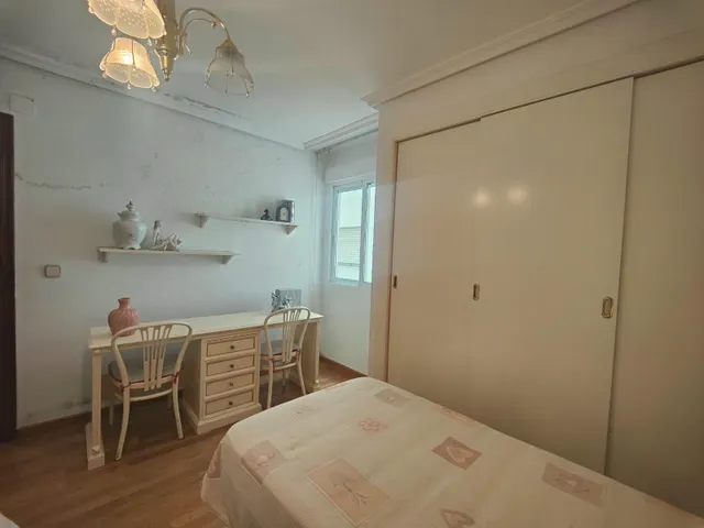 SE VENDE ELEGANTE Y GRAN VIVIENDA FRENTE A PUERTO DEPORTIVO - ALICANTE — 22