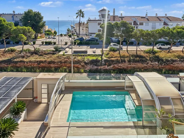 Villa de lujo con vistas al mar en Aguamarina, a 200 metros de la playa — 32