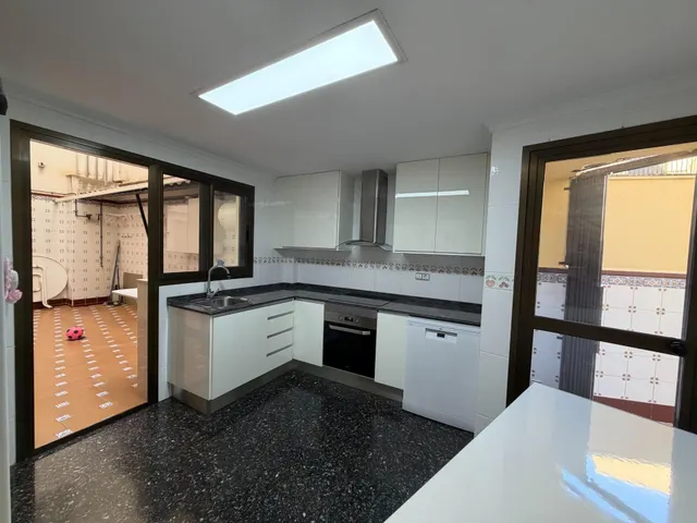 Piso seminuevo en Lliria con cuatro habitaciones, espectaculares terrazas, garaje y trastero — 10