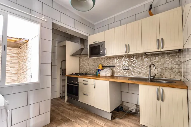 Edificio con balcones y terrazas en venta en Schamann — 7