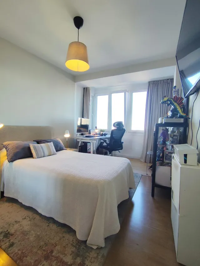 VIVIENDA REFORMADA;  CALIDAD, AMPLITUD Y UNAS VISTAS QUE MARCAN LA DIFERENCIA AL PASEO MARÍTIMO Y AL PUERTO. — 28