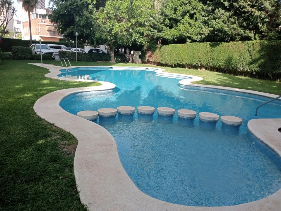 Alquiler temporada junio, julio,agosto y sept. apartamento 2 dormitorios 1 baño en la Cala con wifi