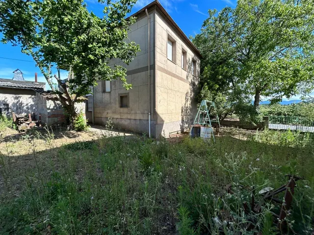 SE VENDE CASA PARA REFORMAR CON TERRENO URBANO EN CABAÑAS RA - foto 4