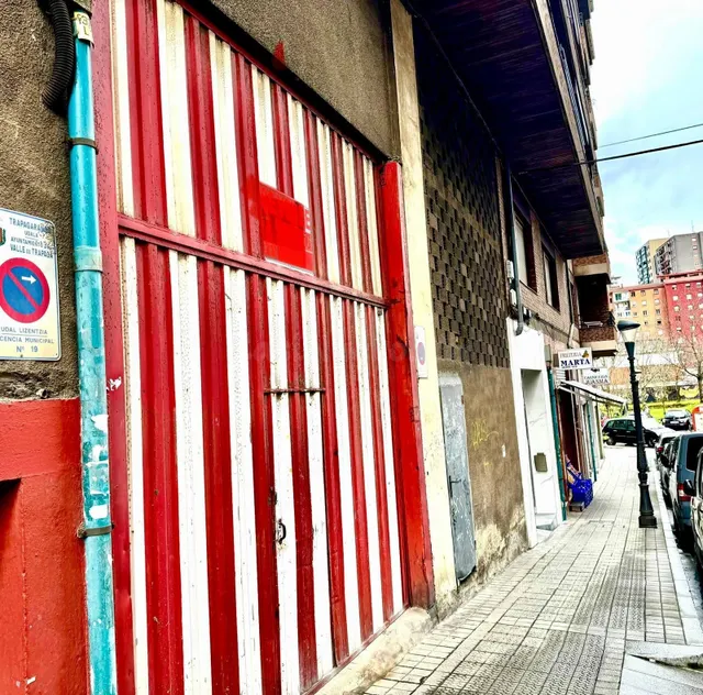 EN VENTA LONJA EN LABUR KALEA - foto 3
