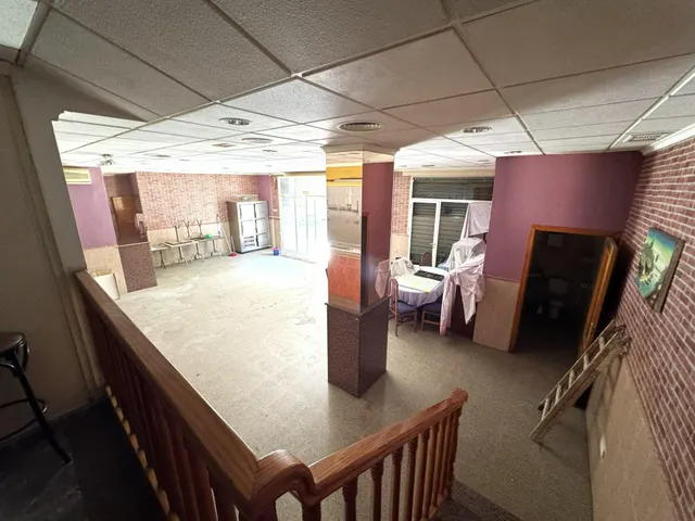 Se vende local comercial en el centro de Puente Tocinos. — 10