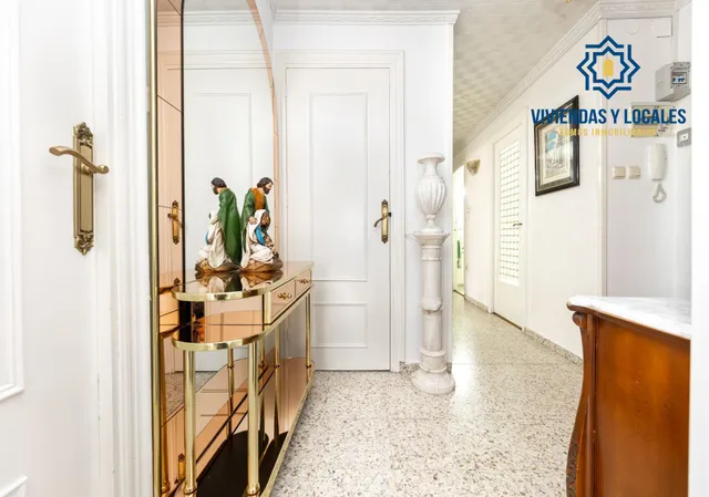 ¡Oportunidad única! Ático de 4 dormitorios y 2 baños con gran terraza frente al Colegio Agustinos (Arabial) — 10