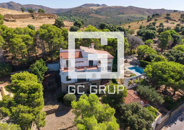 Chalet independiente en el Puigrom con vistas a la bahía