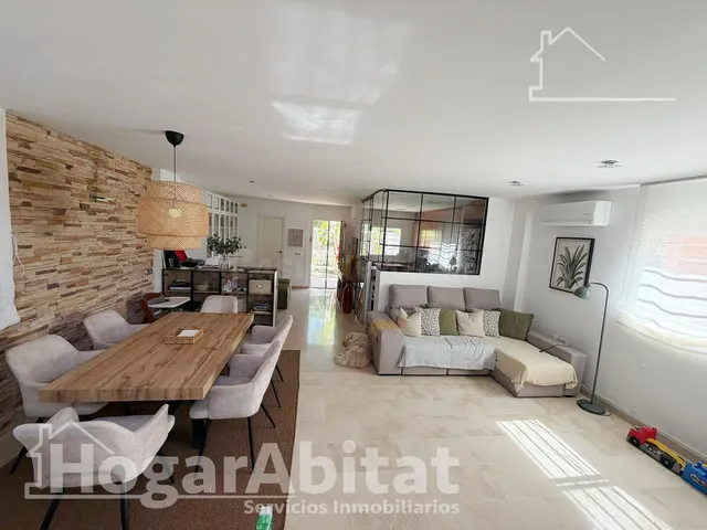 ¡PRECIOSO CHALET! AMPLIO Y REFORMADO CON PISCINA PRIVADA, GA - foto 3