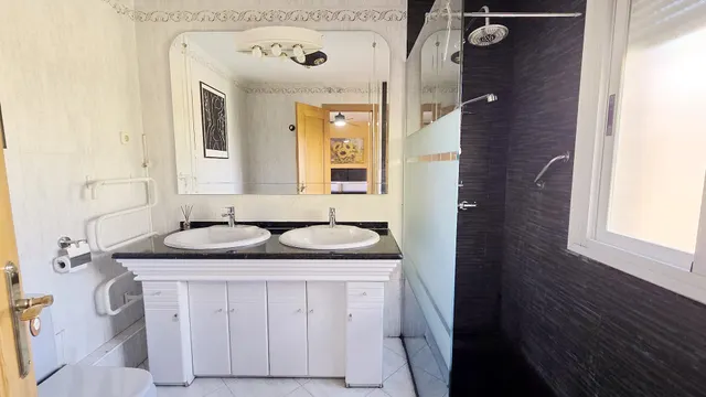 Alquiler de habitaciones por temporada en chalet con piscina de Villanueva de la Cañada (Madrid). — 21