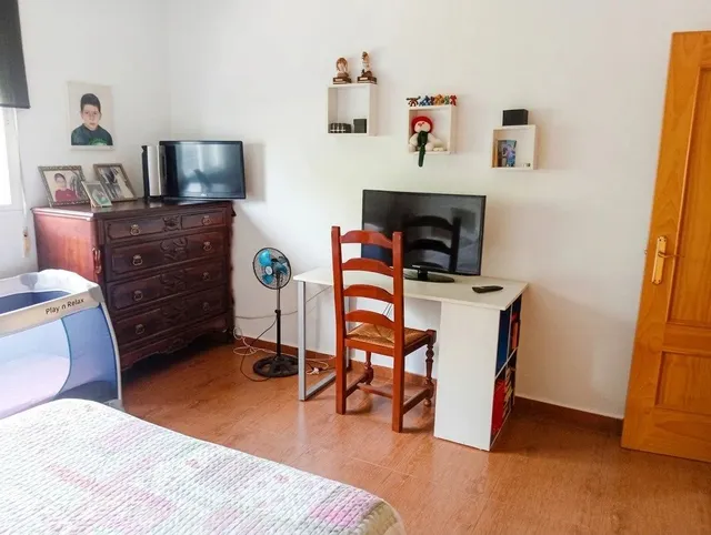 Chalet con piscina, bungalow y 2.500 m2 de parcela en Urbanización La Rocilla — 30
