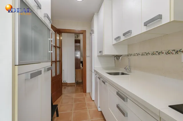 Ático en venta en La Zubia — 12