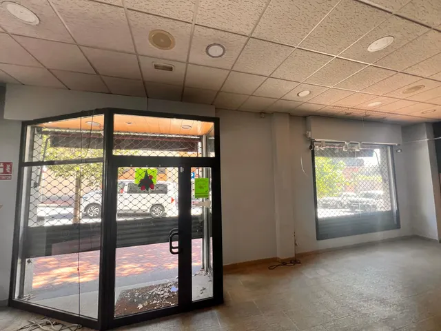 LOCAL COMERCIAL en ALQUILER — 3