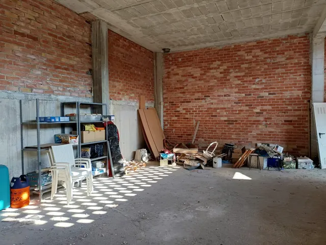 LOCAL COMERCIAL EN ALQUILER O VENTA — 2