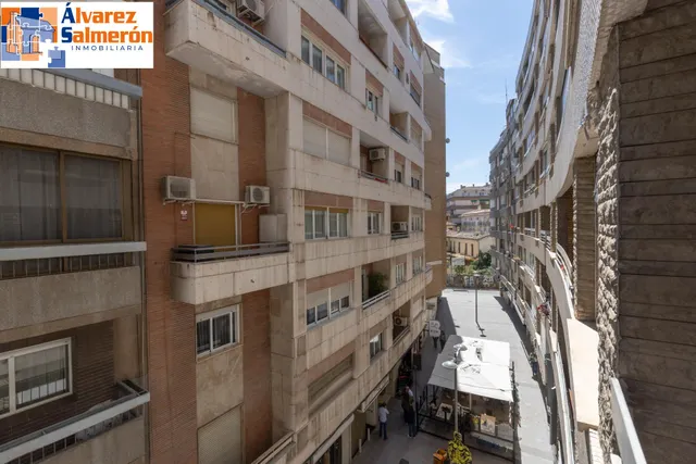 Amplia vivienda en pleno centro de Granada — 30