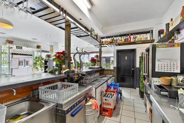 Restaurante 100m² en venta - Centro — 7