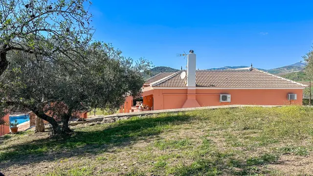 VILLA DE LUJO EN ALMOJÍA. MÁLAGA — 38