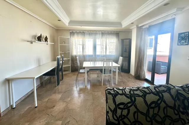 GRANDE APARTAMENTO DE 4 DORM. 2 BAÑOS. A 400 METROS DEL PUER - foto 4