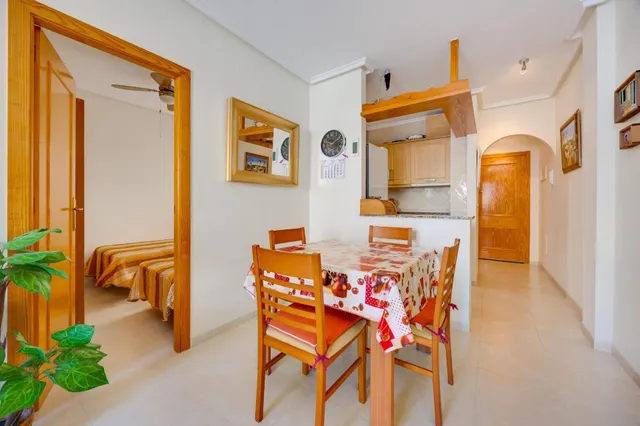 Venta de Apartamento 2 dormitorios zona Habaneras,piscina comunitaria en Torrevieja. — 7