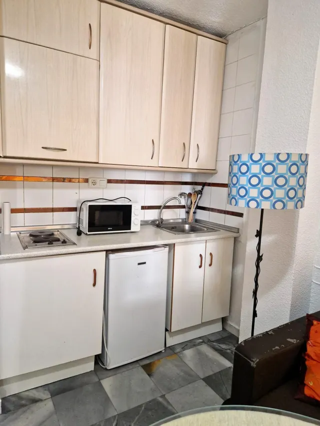 ¡Estudio en alquiler en la zona Ancha de Capuchinos! — 7