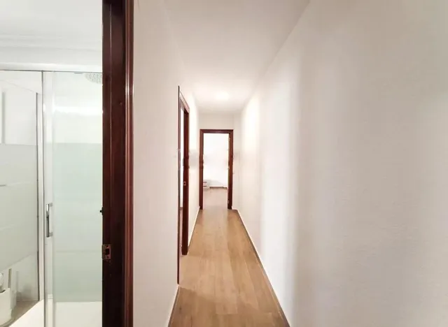 Piso reformado, amplio y luminoso cerca del mar — 12
