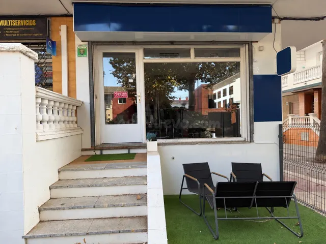 Local Comercial en Venta en Empuriabrava: Espacioso, Luminoso y Listo para Entrar — 3
