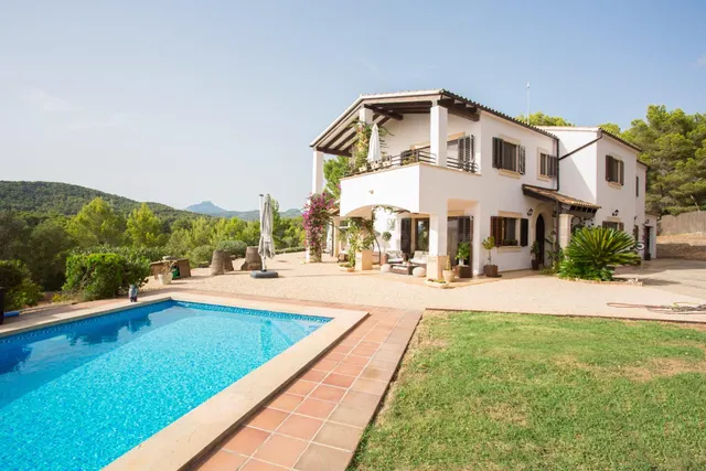 ENCANTADORA FINCA MEDITERRANEA EN LAS FUERAS DE CALVIA CON V