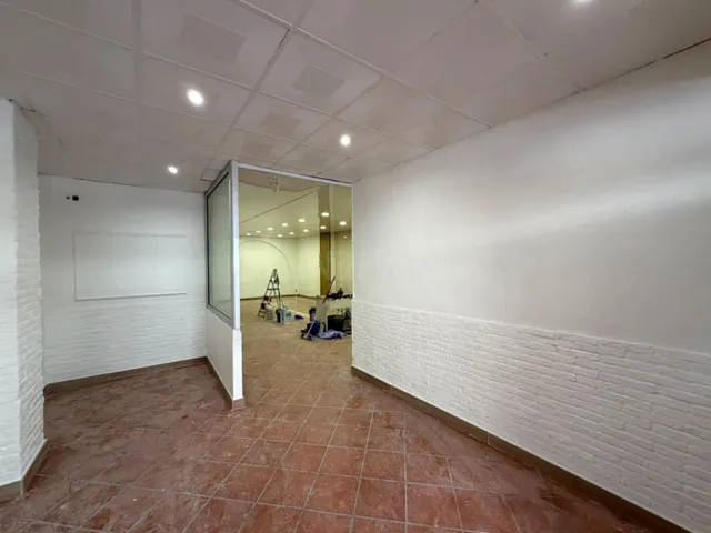Local comercial 130m² en venta - Estacion de autobuses — 3