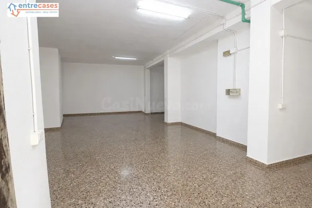 LOCAL/ALMACÉN DE ESQUINA – 80 m2 – DOBLE FACHADA – POSIBLE C - foto 4