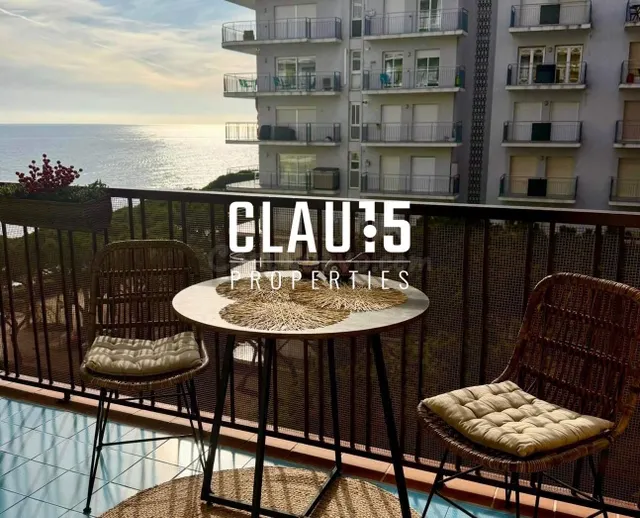 Piso en venta con vistas al mar, piscina comunitaria y ascen - foto 2