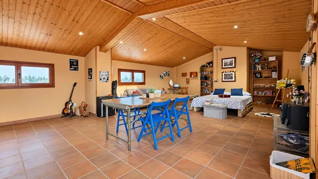Ático dúplex de 5 dormitorios en el corazón de Valls con garaje privado y piscina — 41