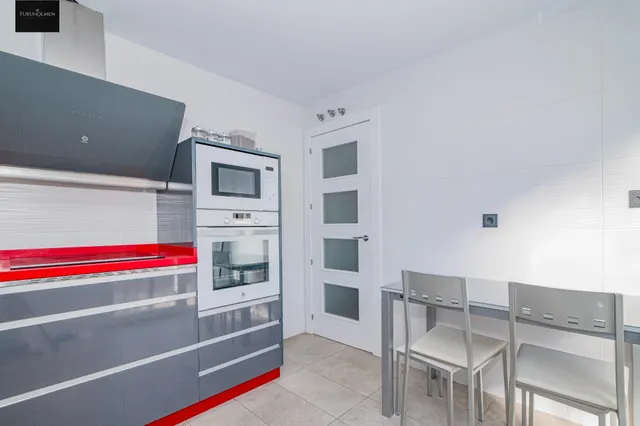 Hijar, Calle Altamira, 3 dormitorios, baño y aseo. — 18