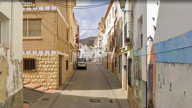 Se vende solar urbano en centro de Alcublas. /H H Asesores, Inmobiliaria en Burjassot/ — 3