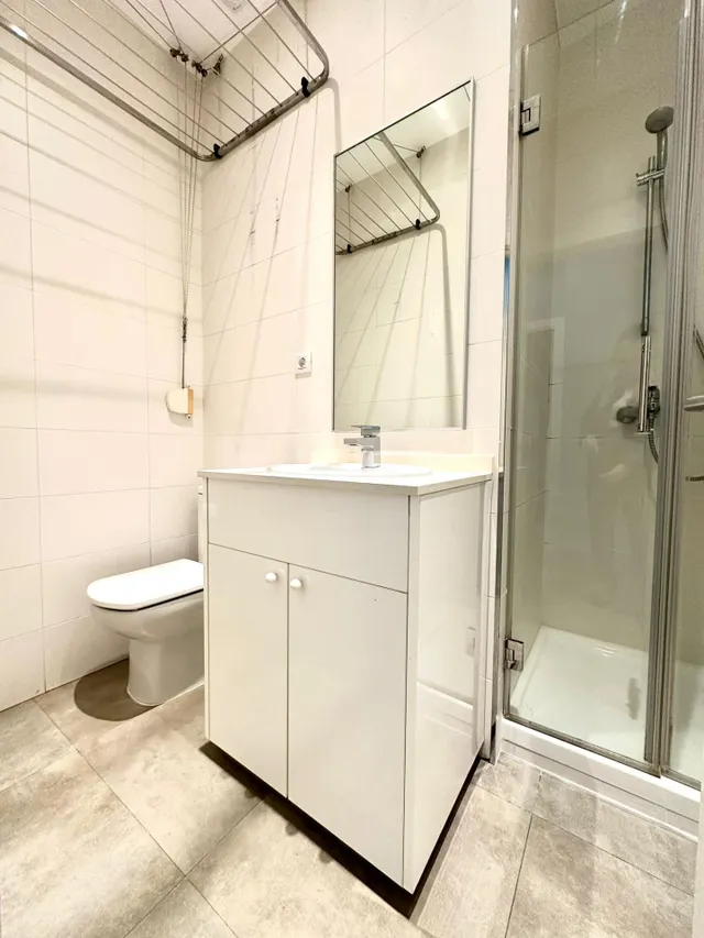 IMPRESIONANTE VIVIENDA EN CLAUDIO CUELLO ESQUINA JORJE JUAN — 46