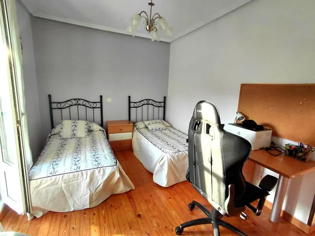 CASA INDEPENDIENTE CON JARDÍN — 33