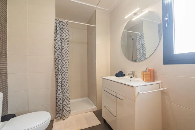 vivienda con piscina, plaza de garaje, terraza, 3 habitaciones y 2 baños — 31