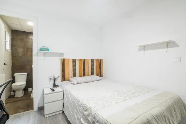 Se vende este gran piso junto Corazón de Jesús con 5 habitaciones y 5 baños ideal como inversión para rentabilizarlo!!! — 17