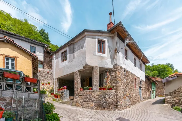 CASA DE PIEDRA 3 hab y 2 baños, TEJADO NUEVO Y FINCA EDIFICA - foto 2