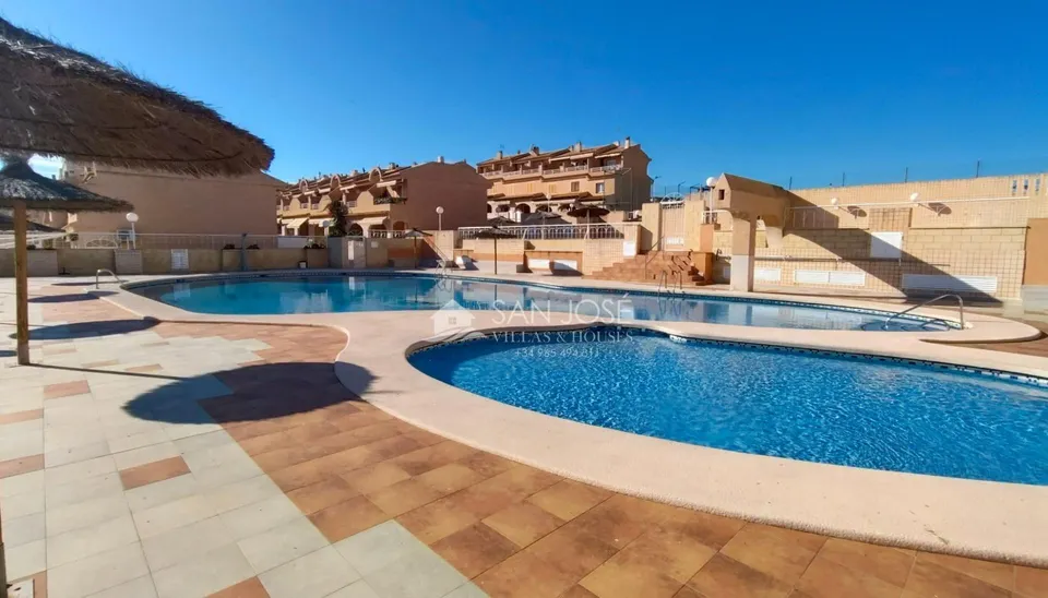 VENTA DE PISO REFORMADO EN ARENALES DEL SOL CON LICENCIA TURÍSTICA