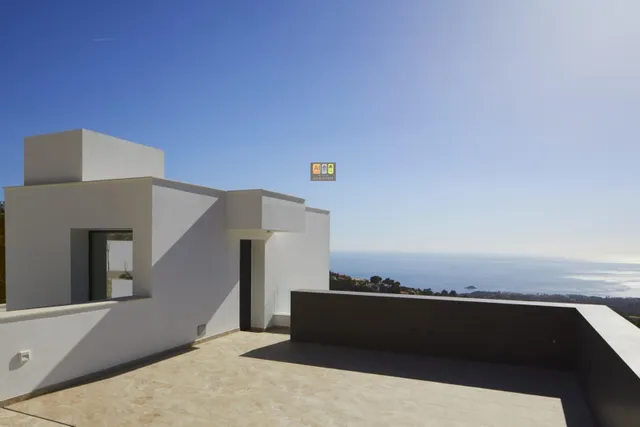 MODERNA VILLA EN LA SIERRA DE ALTEA — 4