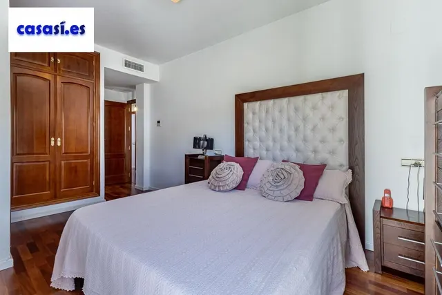 Chalet en Cañadas del Parque, Dilar — 26